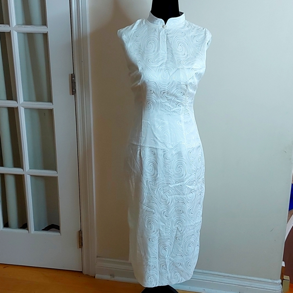 LoveinMoning mandarin dress sz. S